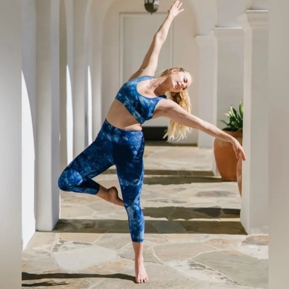 Zyia Active Light N Tight Hi-Rise Capri Leggings Navy Hendrix Tie Dye - Picture 4 of 11